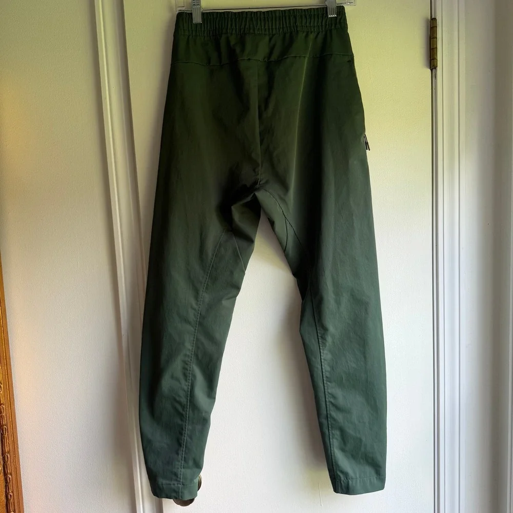 Nike Womens Tech Essentials Woven Tapered Pants Dark Green Olive XS